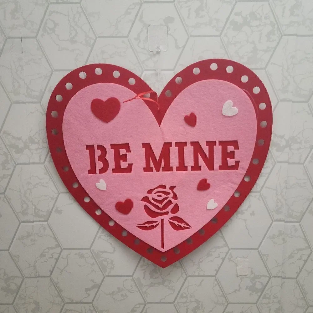 New Large Felt Valentine Heart Wall & Door Decor 15